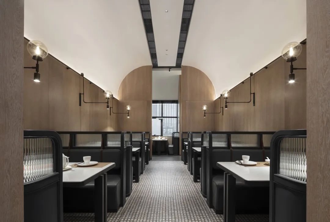 鄭州餐飲設(shè)計(jì)推薦79號(hào)漁船連鎖海鮮餐廳裝修案例(圖1) 鄭州餐飲設(shè)計(jì)推薦79號(hào)漁船連鎖海鮮餐廳裝修案例(圖1)