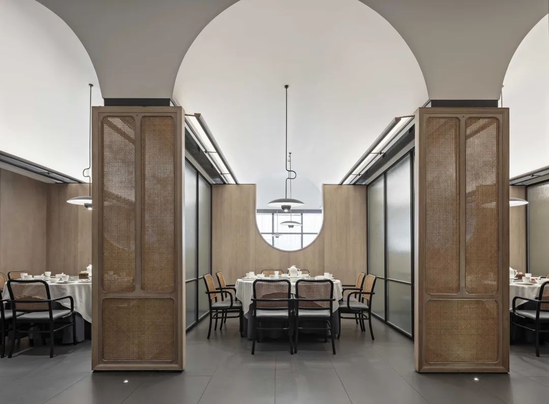 鄭州餐飲設(shè)計(jì)推薦79號(hào)漁船連鎖海鮮餐廳裝修案例(圖2) 鄭州餐飲設(shè)計(jì)推薦79號(hào)漁船連鎖海鮮餐廳裝修案例(圖2)