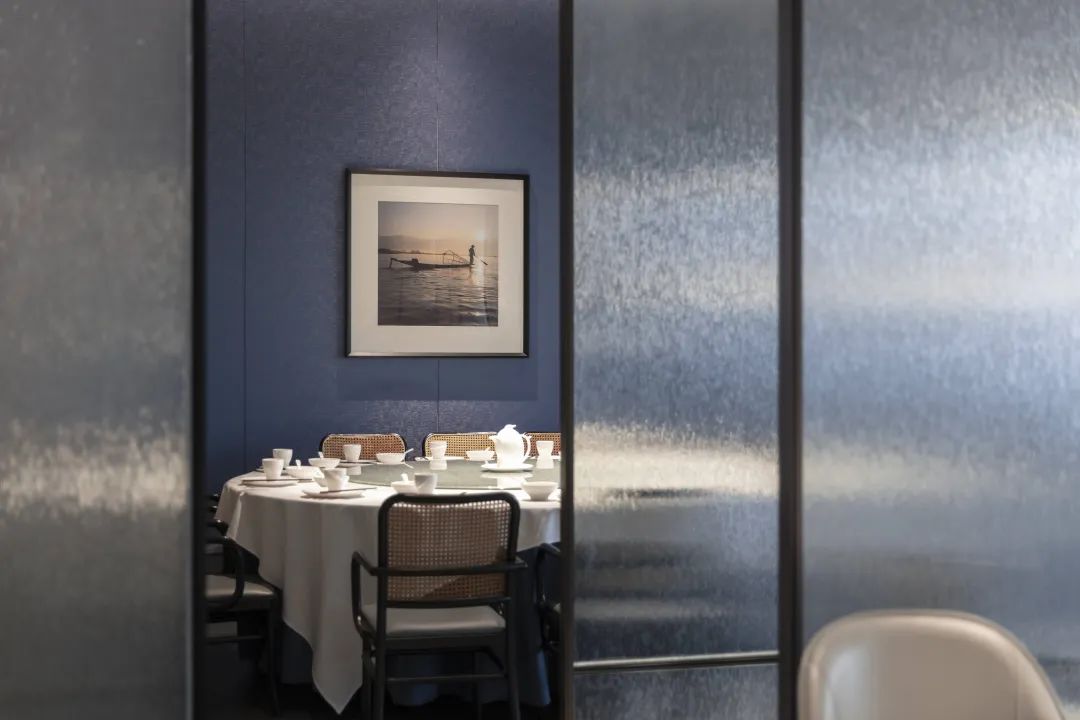 鄭州餐飲設(shè)計(jì)推薦79號(hào)漁船連鎖海鮮餐廳裝修案例(圖9) 鄭州餐飲設(shè)計(jì)推薦79號(hào)漁船連鎖海鮮餐廳裝修案例(圖9)