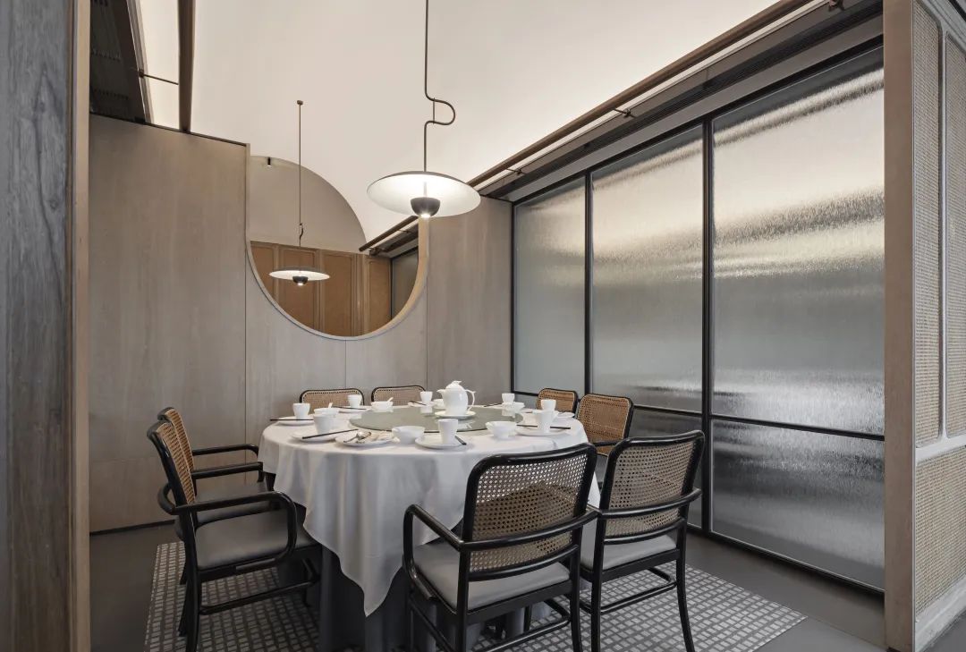 鄭州餐飲設(shè)計(jì)推薦79號(hào)漁船連鎖海鮮餐廳裝修案例(圖7) 鄭州餐飲設(shè)計(jì)推薦79號(hào)漁船連鎖海鮮餐廳裝修案例(圖7)