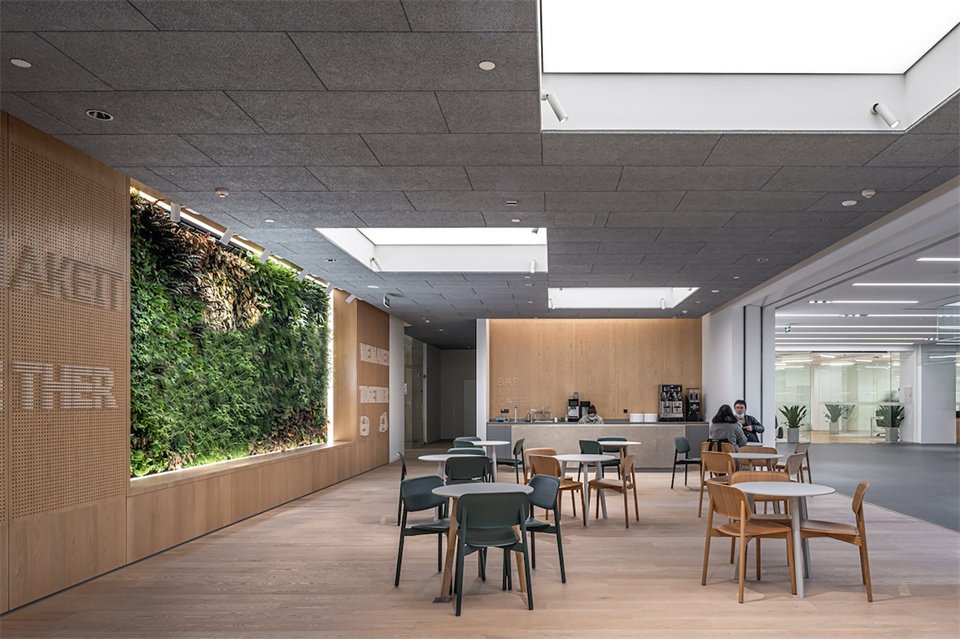 歌爾全球研發(fā)總部辦公樓公共空間裝修設(shè)計(jì)方案(圖8) 歌爾全球研發(fā)總部辦公樓公共空間裝修設(shè)計(jì)方案(圖8)