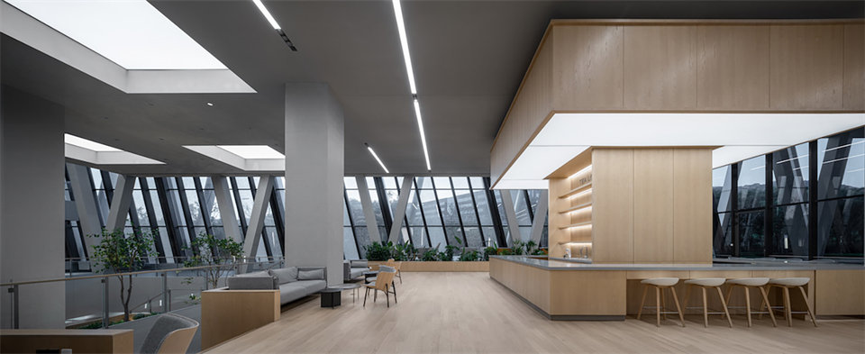 歌爾全球研發(fā)總部辦公樓公共空間裝修設(shè)計(jì)方案(圖11) 歌爾全球研發(fā)總部辦公樓公共空間裝修設(shè)計(jì)方案(圖11)