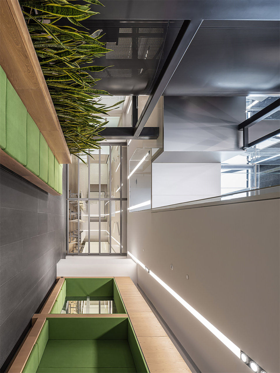 歌爾全球研發(fā)總部辦公樓公共空間裝修設(shè)計(jì)方案(圖13) 歌爾全球研發(fā)總部辦公樓公共空間裝修設(shè)計(jì)方案(圖13)