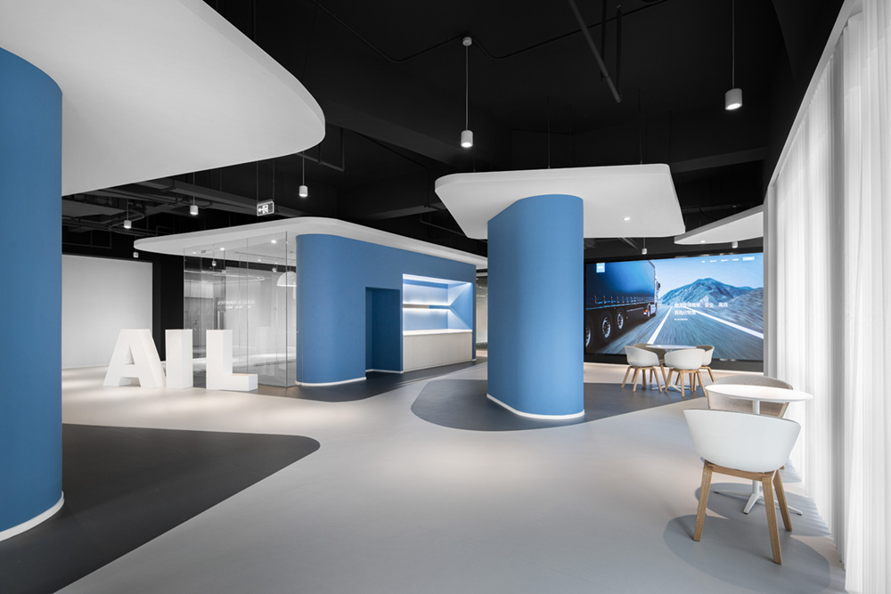 極簡(jiǎn)工業(yè)風(fēng)智慧物流公司辦公室裝修設(shè)計(jì)案例(圖2) 極簡(jiǎn)工業(yè)風(fēng)智慧物流公司辦公室裝修設(shè)計(jì)案例(圖2)