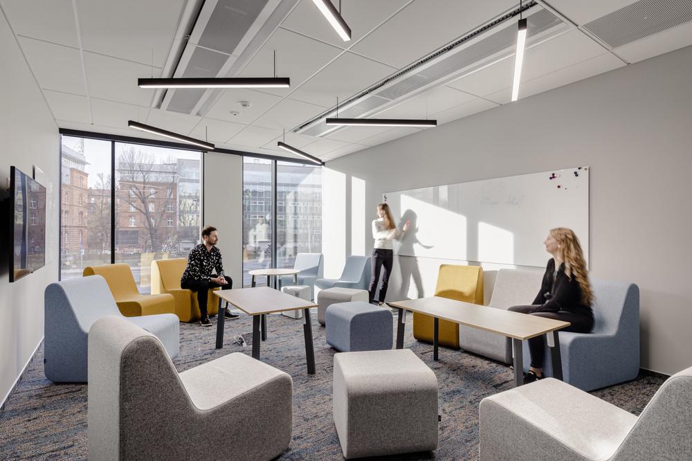 簡約北歐風家居護理公司辦公室裝修設計案例(圖8) 簡約北歐風家居護理公司辦公室裝修設計案例(圖8)