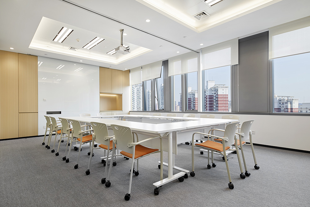 靈動(dòng)時(shí)尚的供電設(shè)備總部辦公室裝修設(shè)計(jì)案例(圖13) 靈動(dòng)時(shí)尚的供電設(shè)備總部辦公室裝修設(shè)計(jì)案例(圖13)