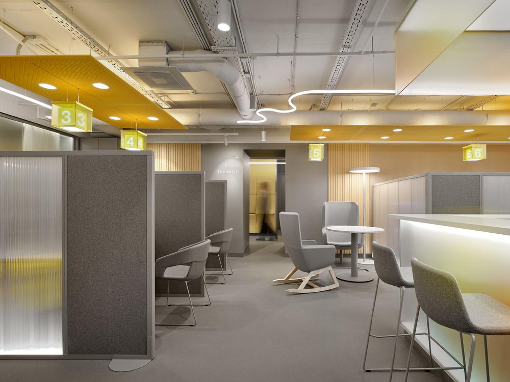 時(shí)尚靈動(dòng)的Raiffeisen銀行辦公室裝修設(shè)計(jì)方案(圖4) 時(shí)尚靈動(dòng)的Raiffeisen銀行辦公室裝修設(shè)計(jì)方案(圖4)