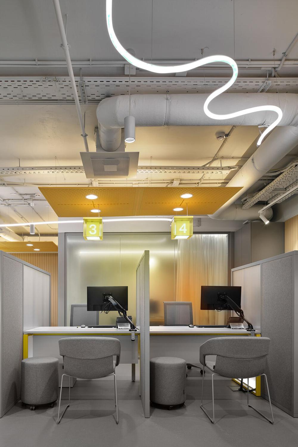 時(shí)尚靈動(dòng)的Raiffeisen銀行辦公室裝修設(shè)計(jì)方案(圖13) 時(shí)尚靈動(dòng)的Raiffeisen銀行辦公室裝修設(shè)計(jì)方案(圖13)