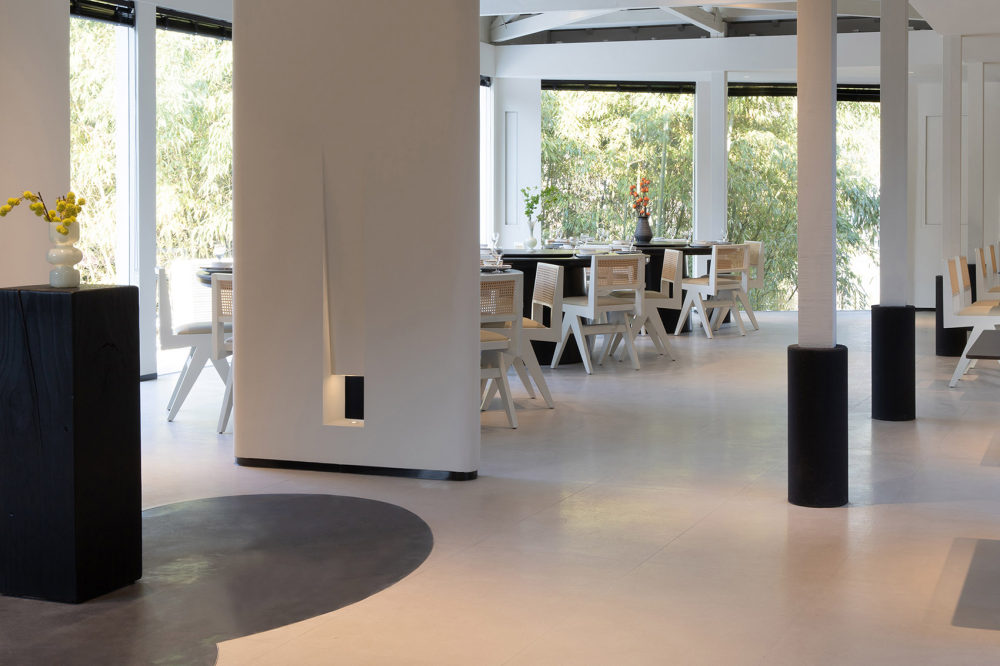 入云餐廳設(shè)計 20年餐飲老店翻新改造設(shè)計案例(圖4) 入云餐廳設(shè)計 20年餐飲老店翻新改造設(shè)計案例(圖4)