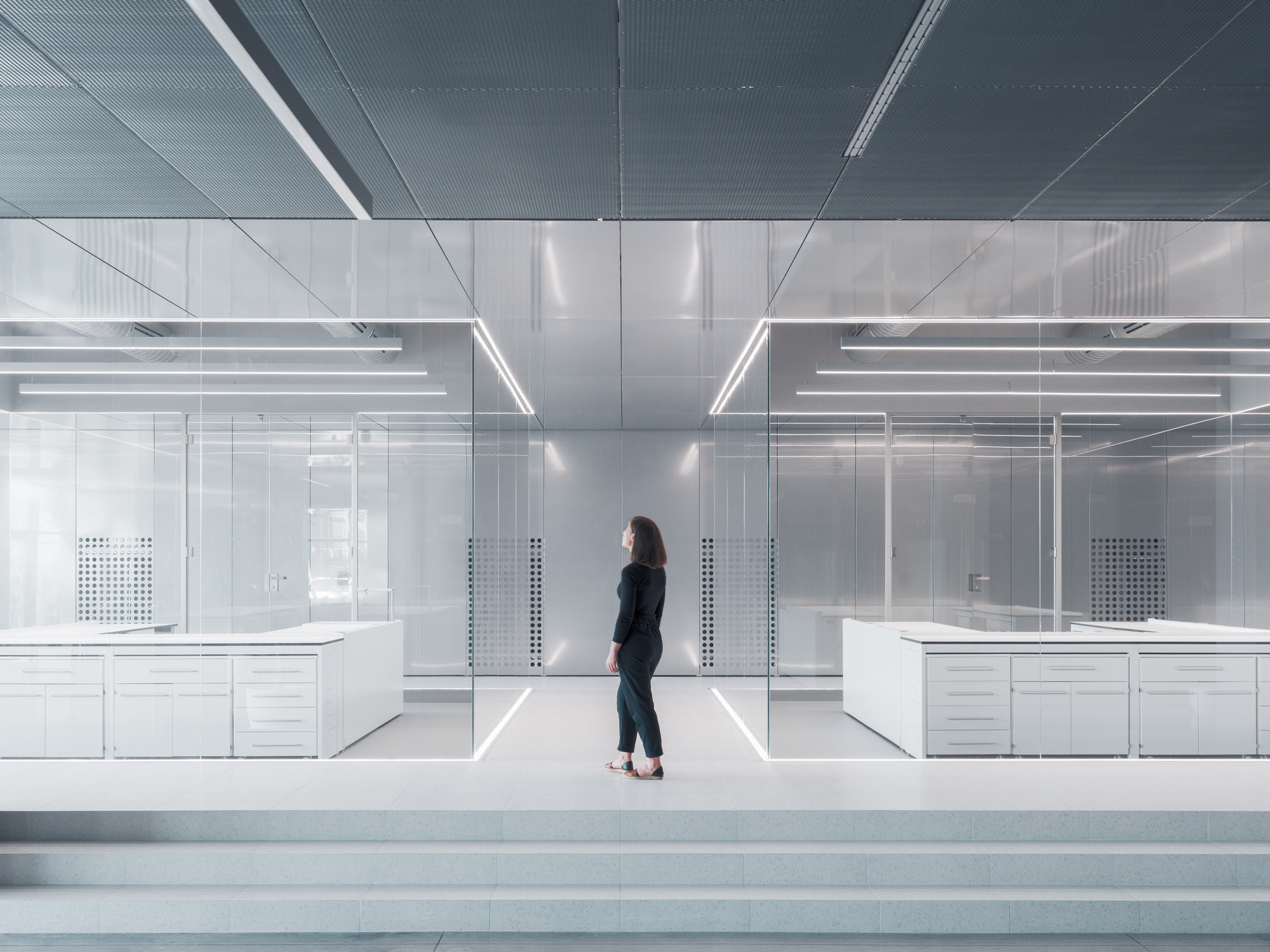 大氣明亮的國(guó)外醫(yī)藥公司辦公室裝修設(shè)計(jì)方案(圖9) 大氣明亮的國(guó)外醫(yī)藥公司辦公室裝修設(shè)計(jì)方案(圖9)