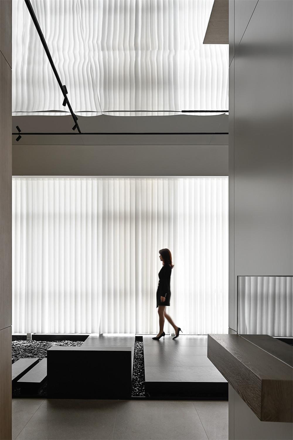 300平極簡風富力中心辦公室裝修設計方案(圖3) 300平極簡風富力中心辦公室裝修設計方案(圖3)