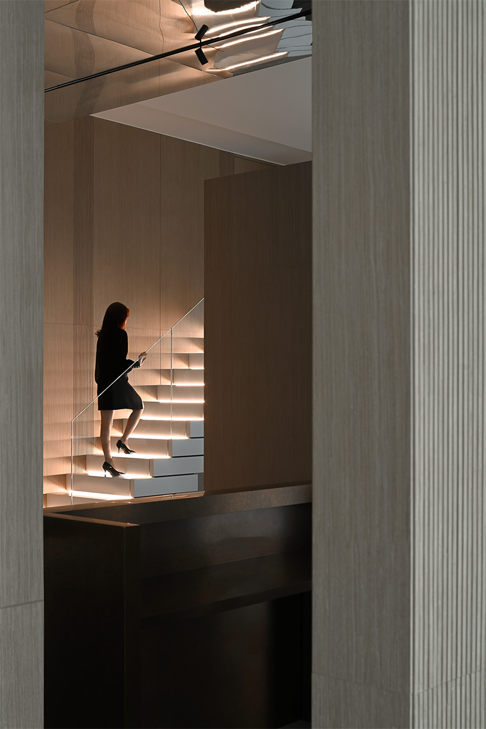 300平極簡風富力中心辦公室裝修設計方案(圖5) 300平極簡風富力中心辦公室裝修設計方案(圖5)