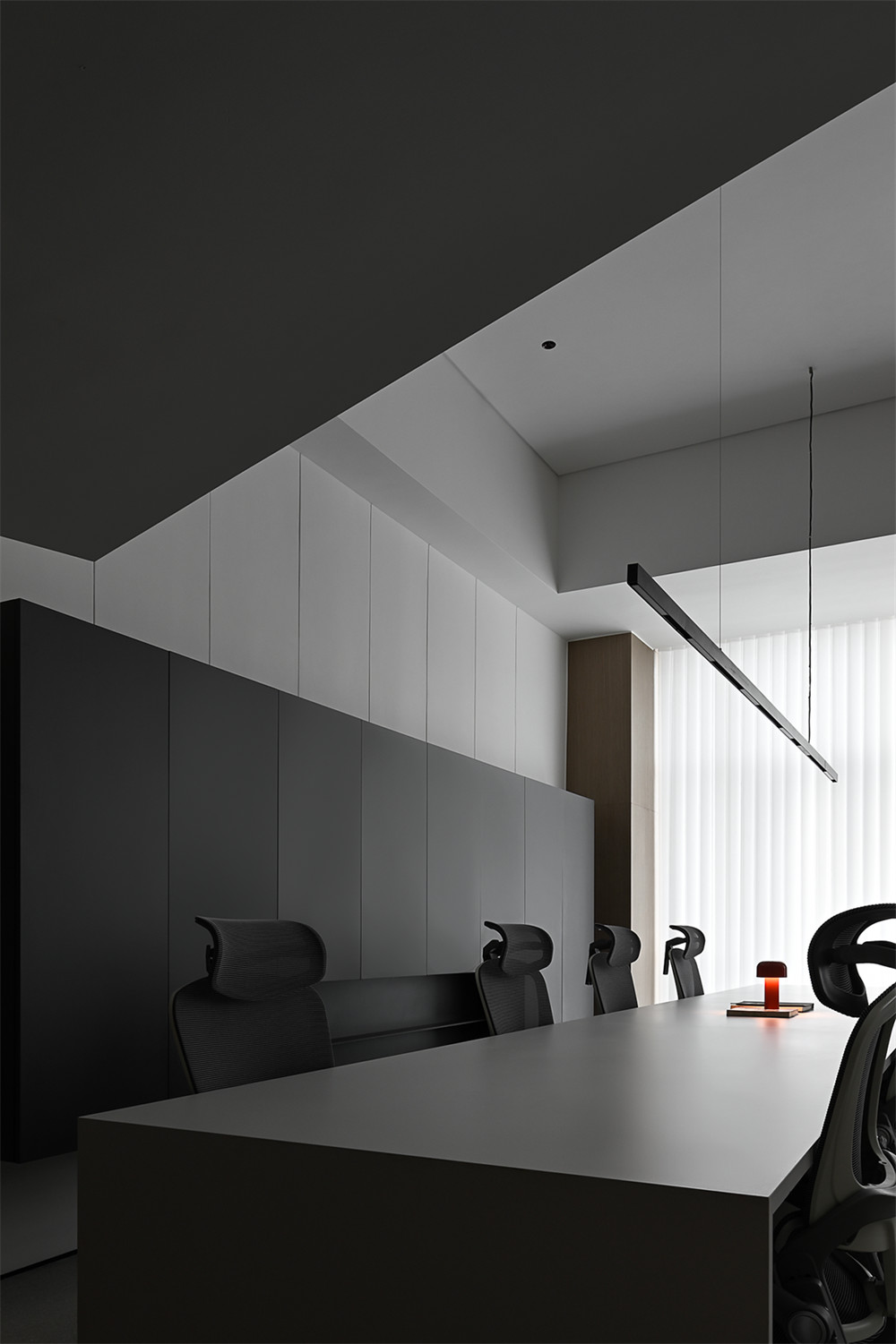 300平極簡風富力中心辦公室裝修設計方案(圖8) 300平極簡風富力中心辦公室裝修設計方案(圖8)