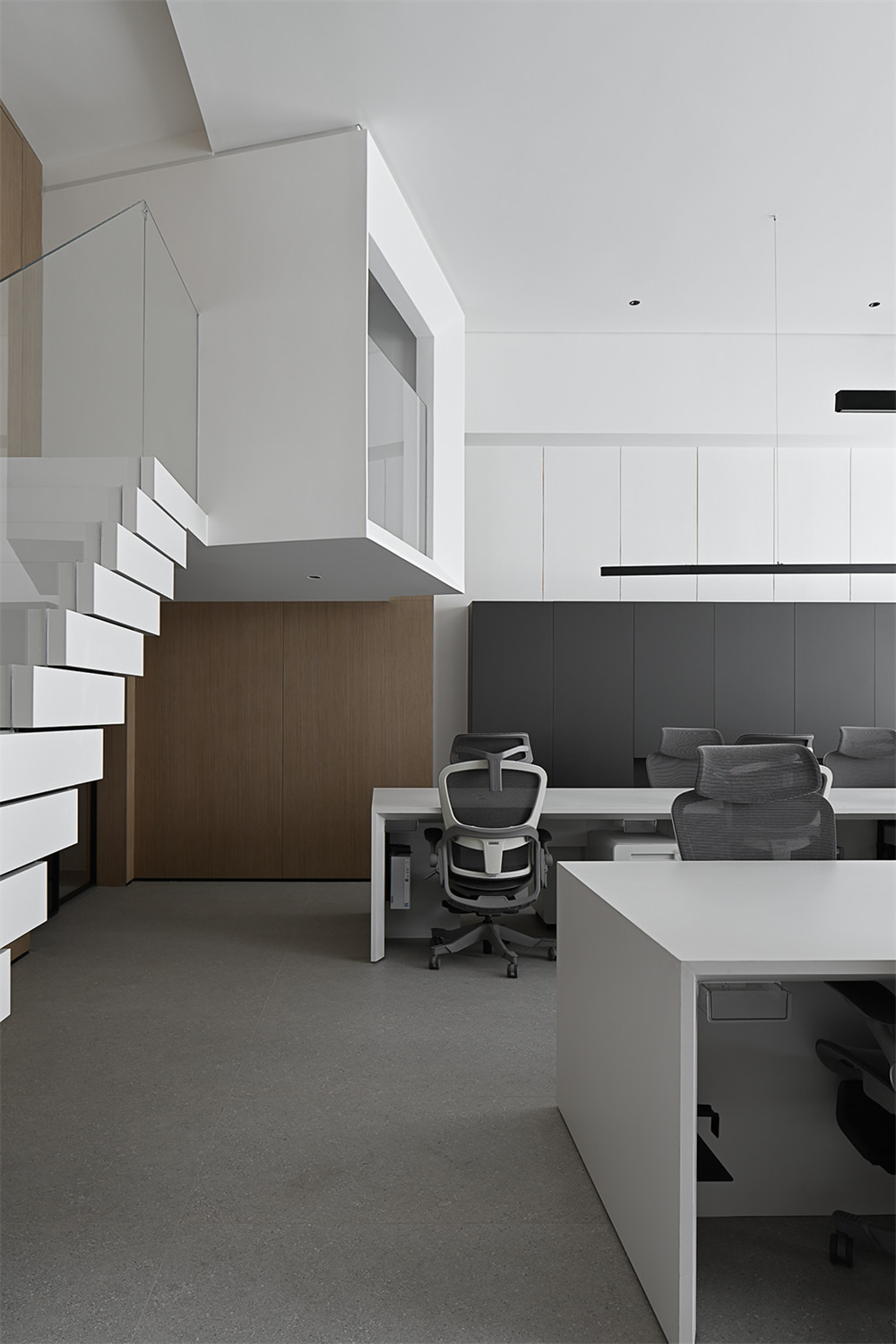 300平極簡風富力中心辦公室裝修設計方案(圖9) 300平極簡風富力中心辦公室裝修設計方案(圖9)