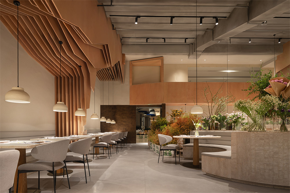 以花為主題的ROIIN用心創(chuàng)意西餐廳裝修設(shè)計(圖11) 以花為主題的ROIIN用心創(chuàng)意西餐廳裝修設(shè)計(圖11)