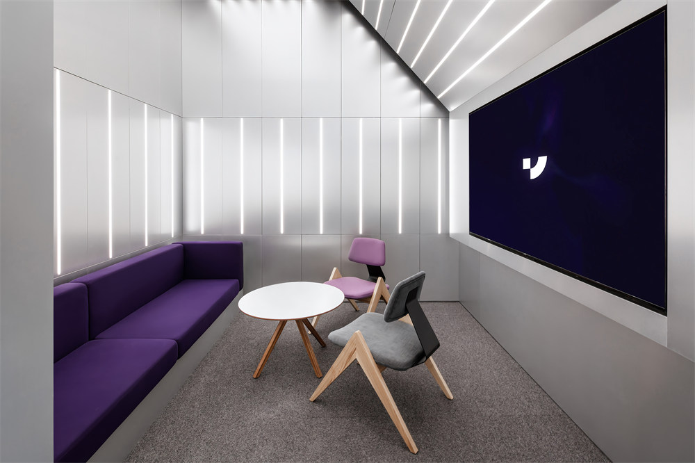 上海集度智能化數(shù)字科技展廳裝修設計方案(圖10) 上海集度智能化數(shù)字科技展廳裝修設計方案(圖10)