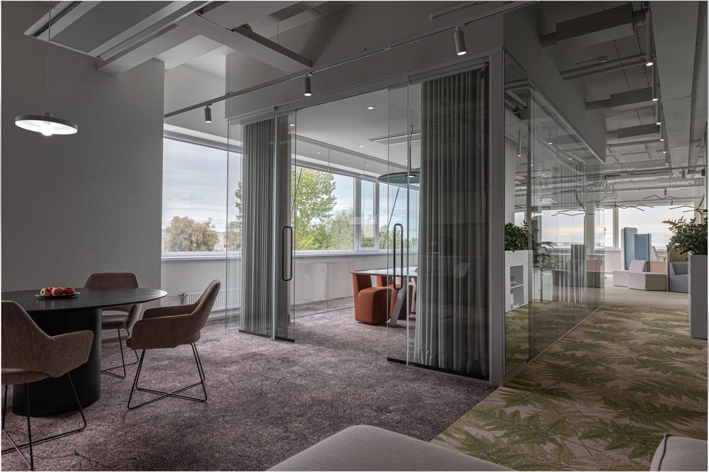 以自然為靈感的家具公司辦公室裝修設(shè)計(jì)方案(圖7) 以自然為靈感的家具公司辦公室裝修設(shè)計(jì)方案(圖7)