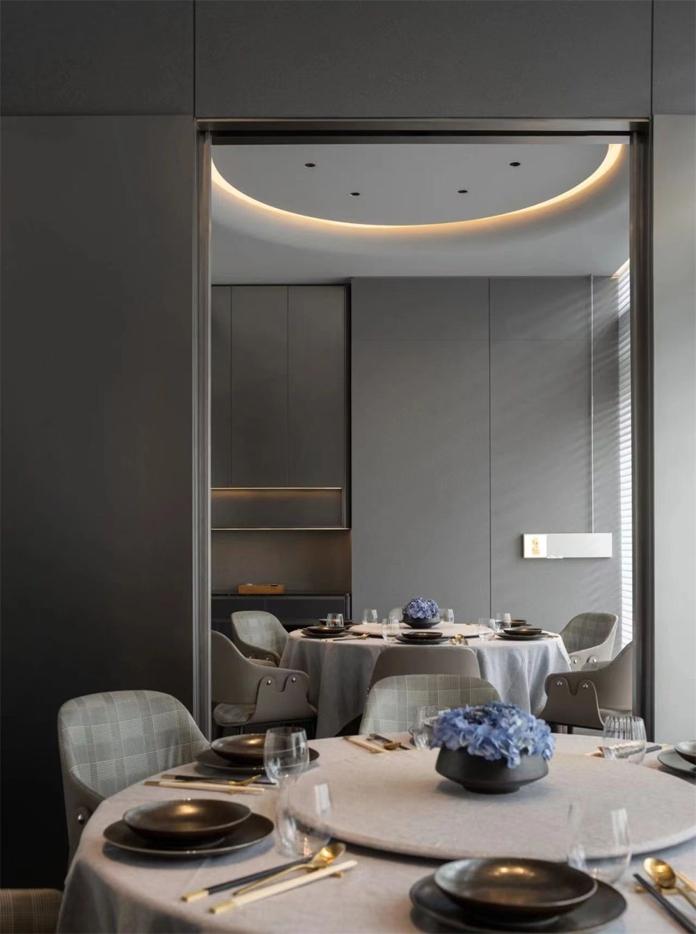 食川非川  特色新式川菜餐廳裝修設(shè)計(jì)案例(圖9)