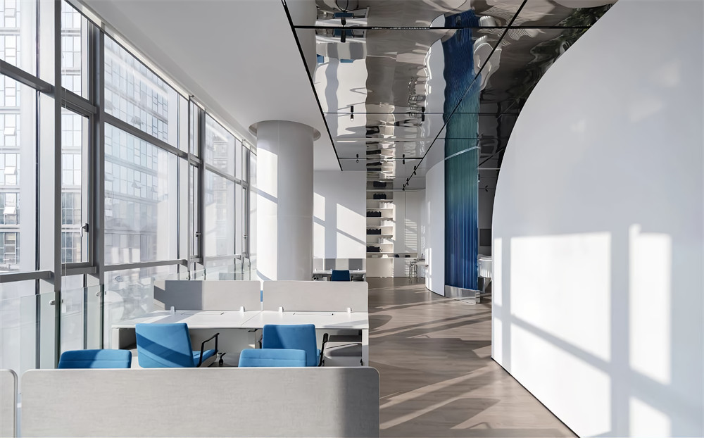 鄭州灰藍(lán)色系高端科技公司辦公室裝修設(shè)計(jì)方案(圖3) 鄭州灰藍(lán)色系高端科技公司辦公室裝修設(shè)計(jì)方案(圖3)