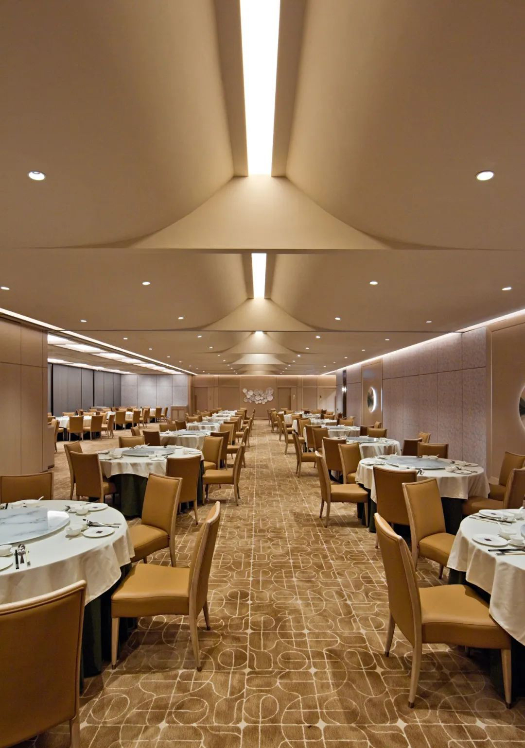 福臨門(mén)輕奢風(fēng)粵菜中餐廳裝修設(shè)計(jì)方案(圖5) 福臨門(mén)輕奢風(fēng)粵菜中餐廳裝修設(shè)計(jì)方案(圖5)