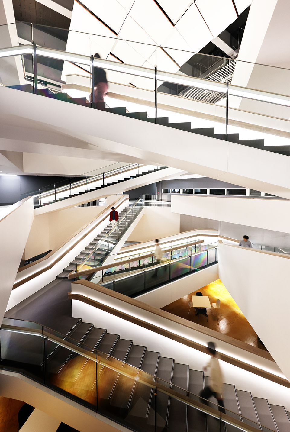 大型制作企業(yè)研發(fā)中心辦公樓裝修設(shè)計方案(圖3) 大型制作企業(yè)研發(fā)中心辦公樓裝修設(shè)計方案(圖3)