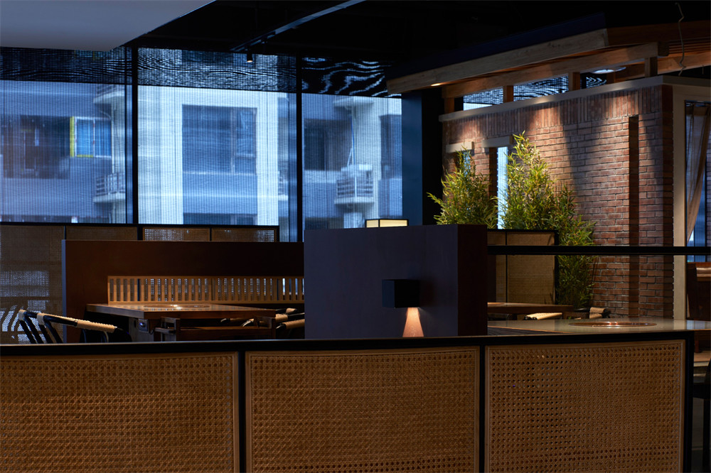 鄭州金博大推薦重慶本土老火鍋店裝修設(shè)計(jì)案例(圖9) 鄭州金博大推薦重慶本土老火鍋店裝修設(shè)計(jì)案例(圖9)