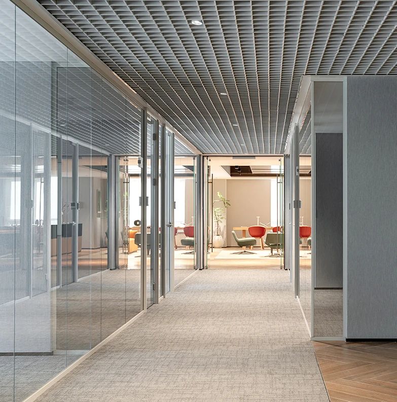 綠色開放的上市公司社區(qū)型辦公室裝修設(shè)計案例(圖11) 綠色開放的上市公司社區(qū)型辦公室裝修設(shè)計案例(圖11)