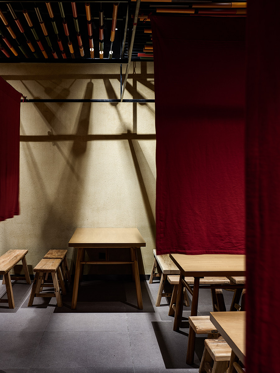 低造價效果佳 坐井百年江湖菜中餐廳裝修設(shè)計方案(圖8) 低造價效果佳 坐井百年江湖菜中餐廳裝修設(shè)計方案(圖8)