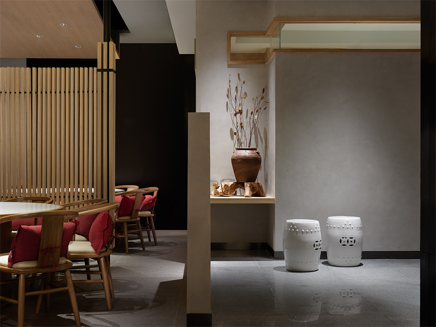 低造價效果佳 坐井百年江湖菜中餐廳裝修設(shè)計方案(圖10) 低造價效果佳 坐井百年江湖菜中餐廳裝修設(shè)計方案(圖10)