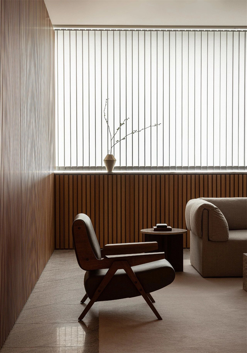 現(xiàn)代簡約寧靜的新長野總部辦公室裝修設(shè)計方案(圖10) 現(xiàn)代簡約寧靜的新長野總部辦公室裝修設(shè)計方案(圖10)