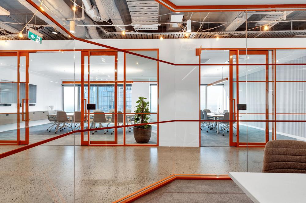 鄭州金博大分享高雅溫馨時尚的集團(tuán)辦公室裝修設(shè)計(jì)(圖9) 鄭州金博大分享高雅溫馨時尚的集團(tuán)辦公室裝修設(shè)計(jì)(圖9)