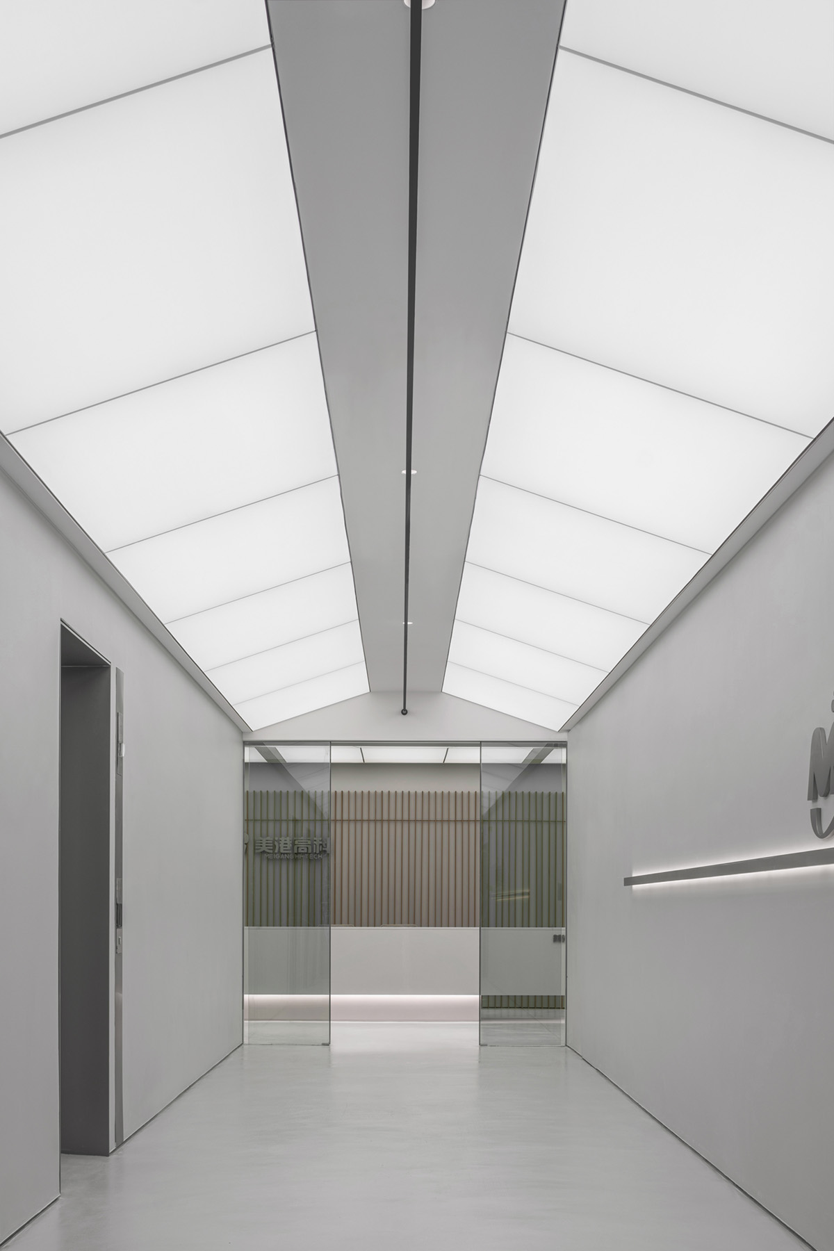 1200平方現(xiàn)代極簡(jiǎn)風(fēng)生物科技公司辦公室裝修(圖1) 1200平方現(xiàn)代極簡(jiǎn)風(fēng)生物科技公司辦公室裝修(圖1)