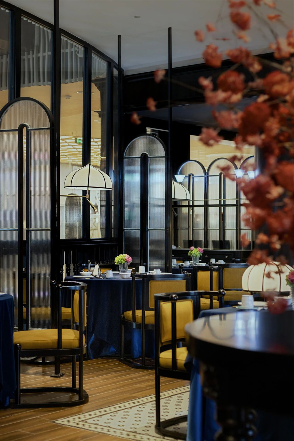 摩登雅致的上海本幫菜餐廳裝修設(shè)計(jì)(圖7) 摩登雅致的上海本幫菜餐廳裝修設(shè)計(jì)(圖7)