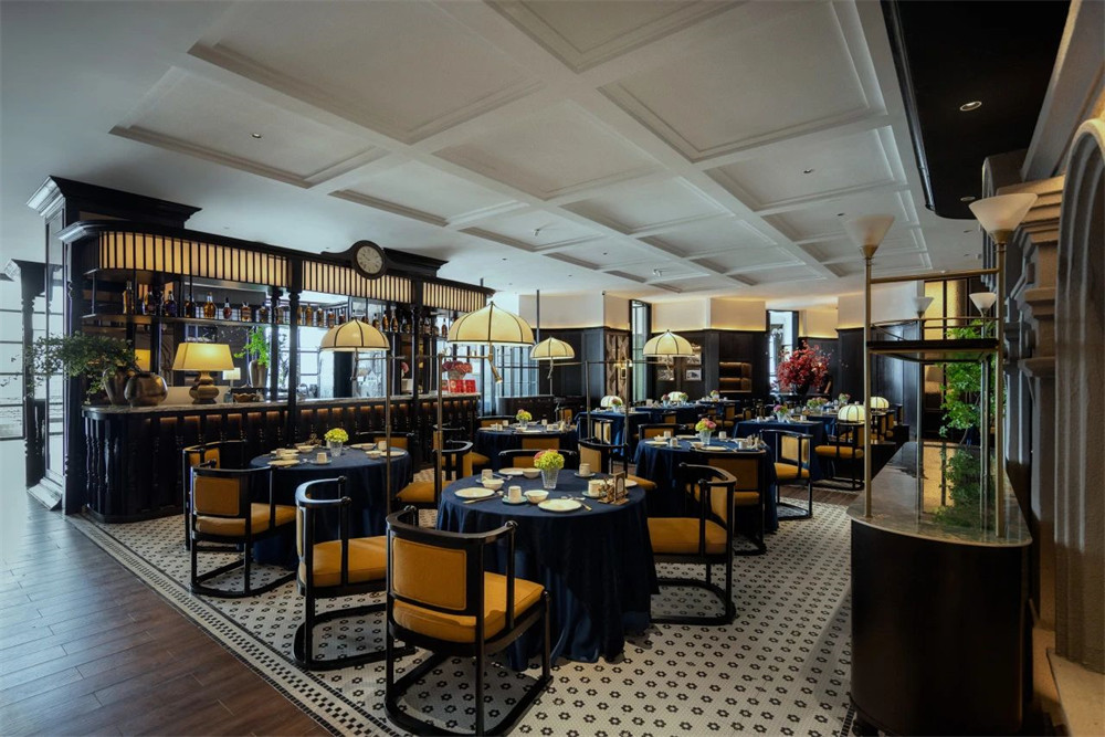 摩登雅致的上海本幫菜餐廳裝修設(shè)計(jì)(圖8) 摩登雅致的上海本幫菜餐廳裝修設(shè)計(jì)(圖8)