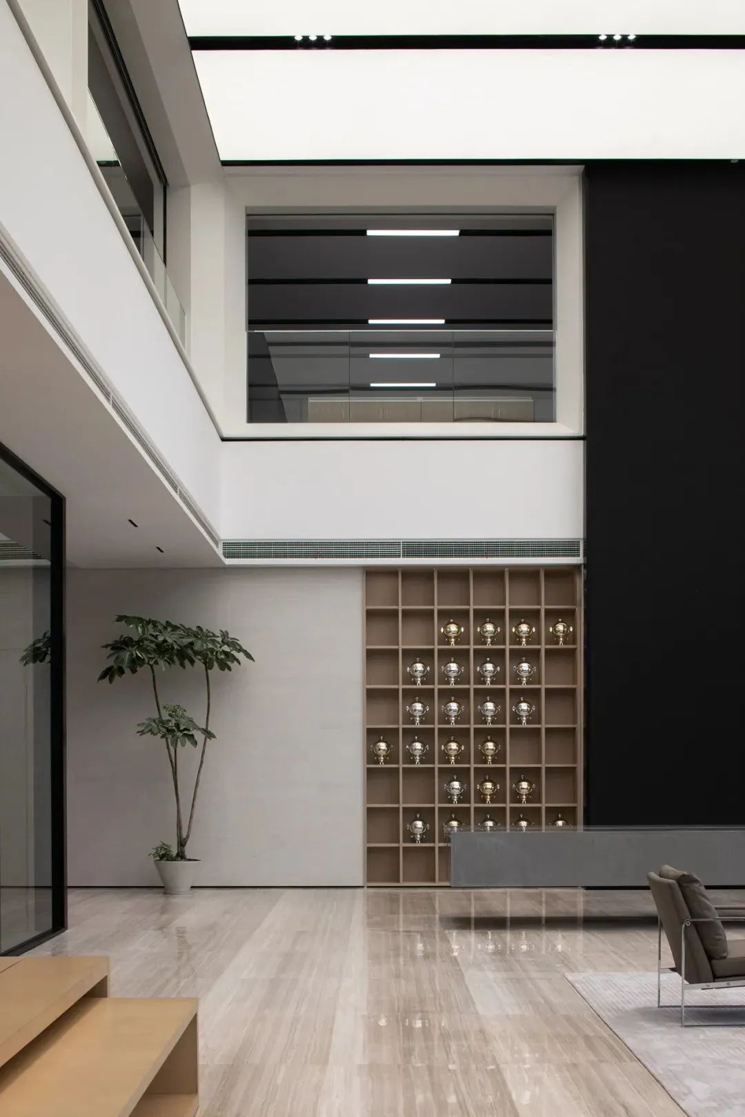 11000㎡金融企業(yè)商務(wù)辦公樓裝修設(shè)計(jì)案例(圖2) 11000㎡金融企業(yè)商務(wù)辦公樓裝修設(shè)計(jì)案例(圖2)