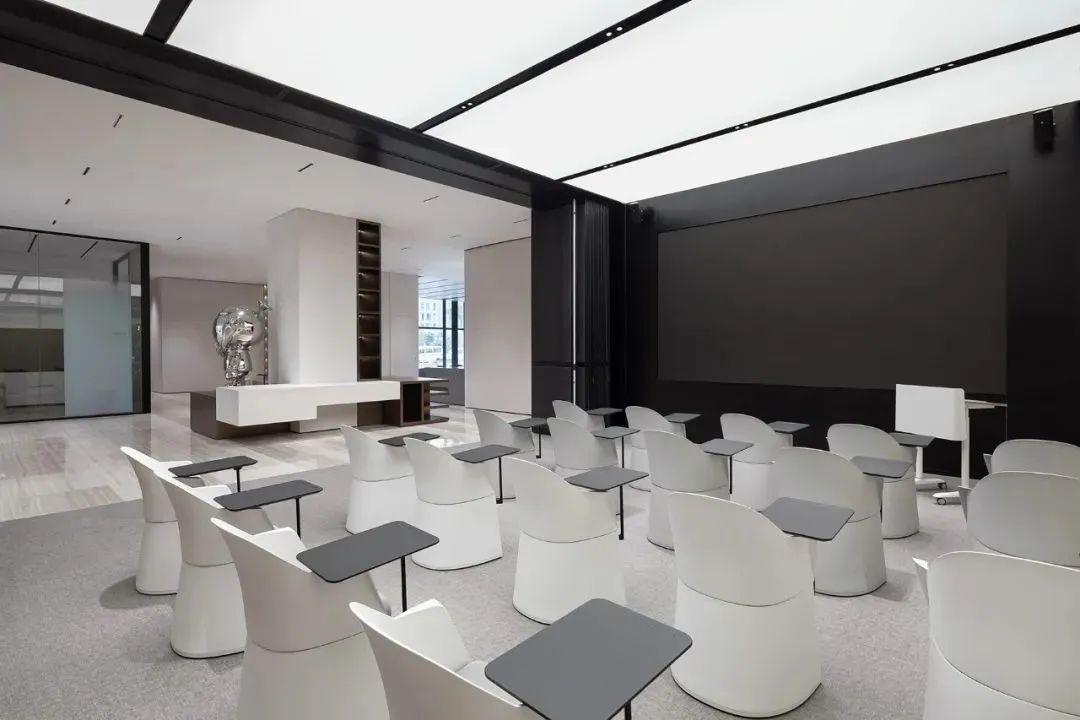 11000㎡金融企業(yè)商務(wù)辦公樓裝修設(shè)計(jì)案例(圖6) 11000㎡金融企業(yè)商務(wù)辦公樓裝修設(shè)計(jì)案例(圖6)