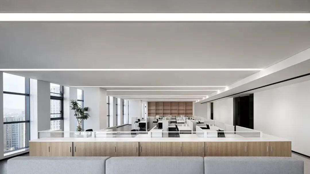 11000㎡金融企業(yè)商務(wù)辦公樓裝修設(shè)計(jì)案例(圖14) 11000㎡金融企業(yè)商務(wù)辦公樓裝修設(shè)計(jì)案例(圖14)