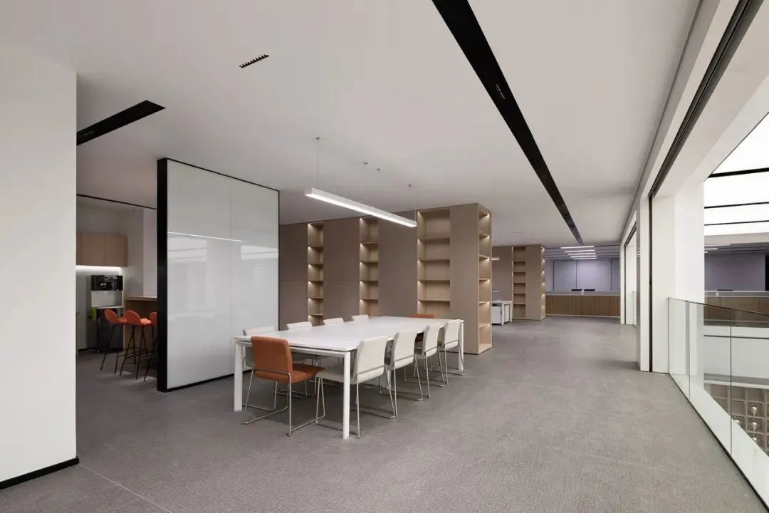 11000㎡金融企業(yè)商務(wù)辦公樓裝修設(shè)計(jì)案例(圖12) 11000㎡金融企業(yè)商務(wù)辦公樓裝修設(shè)計(jì)案例(圖12)