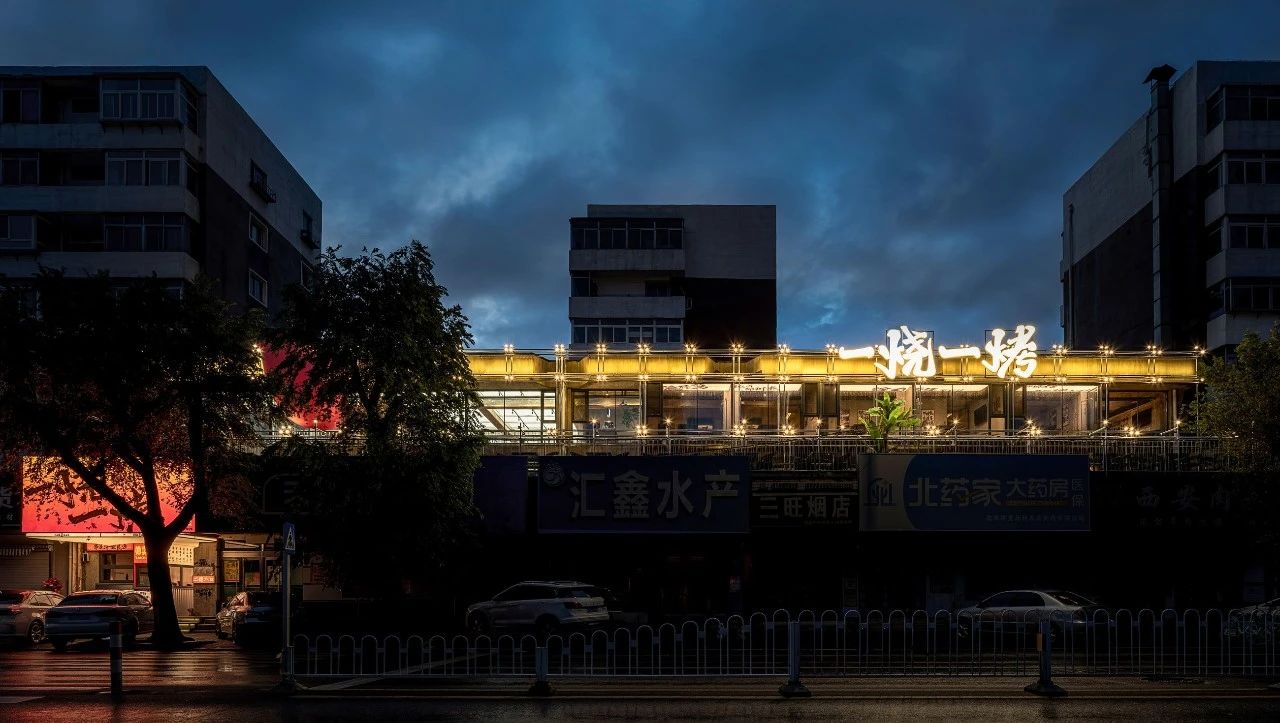 一燒一烤廢墟工業(yè)風(fēng)東北特色燒烤店裝修設(shè)計方案(圖1) 一燒一烤廢墟工業(yè)風(fēng)東北特色燒烤店裝修設(shè)計方案(圖1)