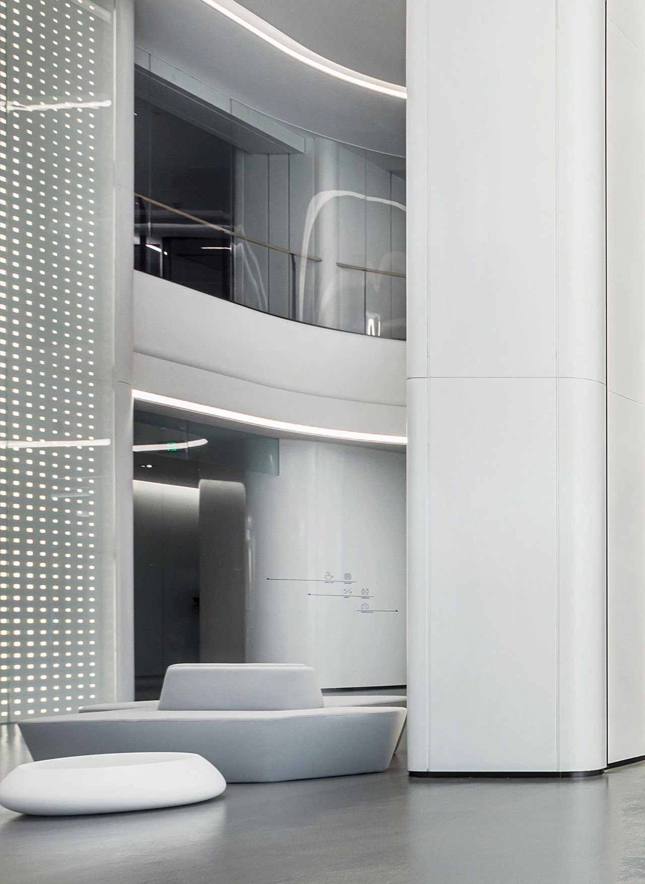 12000㎡生物醫(yī)藥公司辦公樓翻新改造裝修設(shè)計案例(圖1) 12000㎡生物醫(yī)藥公司辦公樓翻新改造裝修設(shè)計案例(圖1)