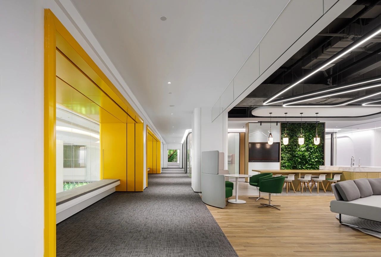 12000㎡生物醫(yī)藥公司辦公樓翻新改造裝修設(shè)計案例(圖7) 12000㎡生物醫(yī)藥公司辦公樓翻新改造裝修設(shè)計案例(圖7)