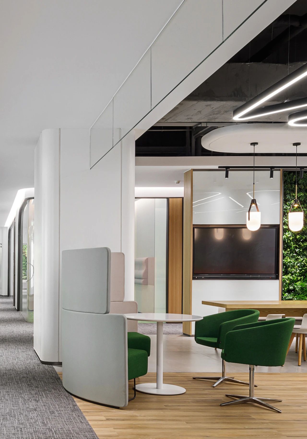 12000㎡生物醫(yī)藥公司辦公樓翻新改造裝修設(shè)計案例(圖8) 12000㎡生物醫(yī)藥公司辦公樓翻新改造裝修設(shè)計案例(圖8)