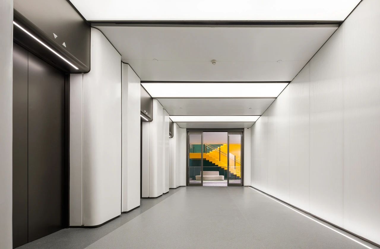 12000㎡生物醫(yī)藥公司辦公樓翻新改造裝修設(shè)計案例(圖12) 12000㎡生物醫(yī)藥公司辦公樓翻新改造裝修設(shè)計案例(圖12)