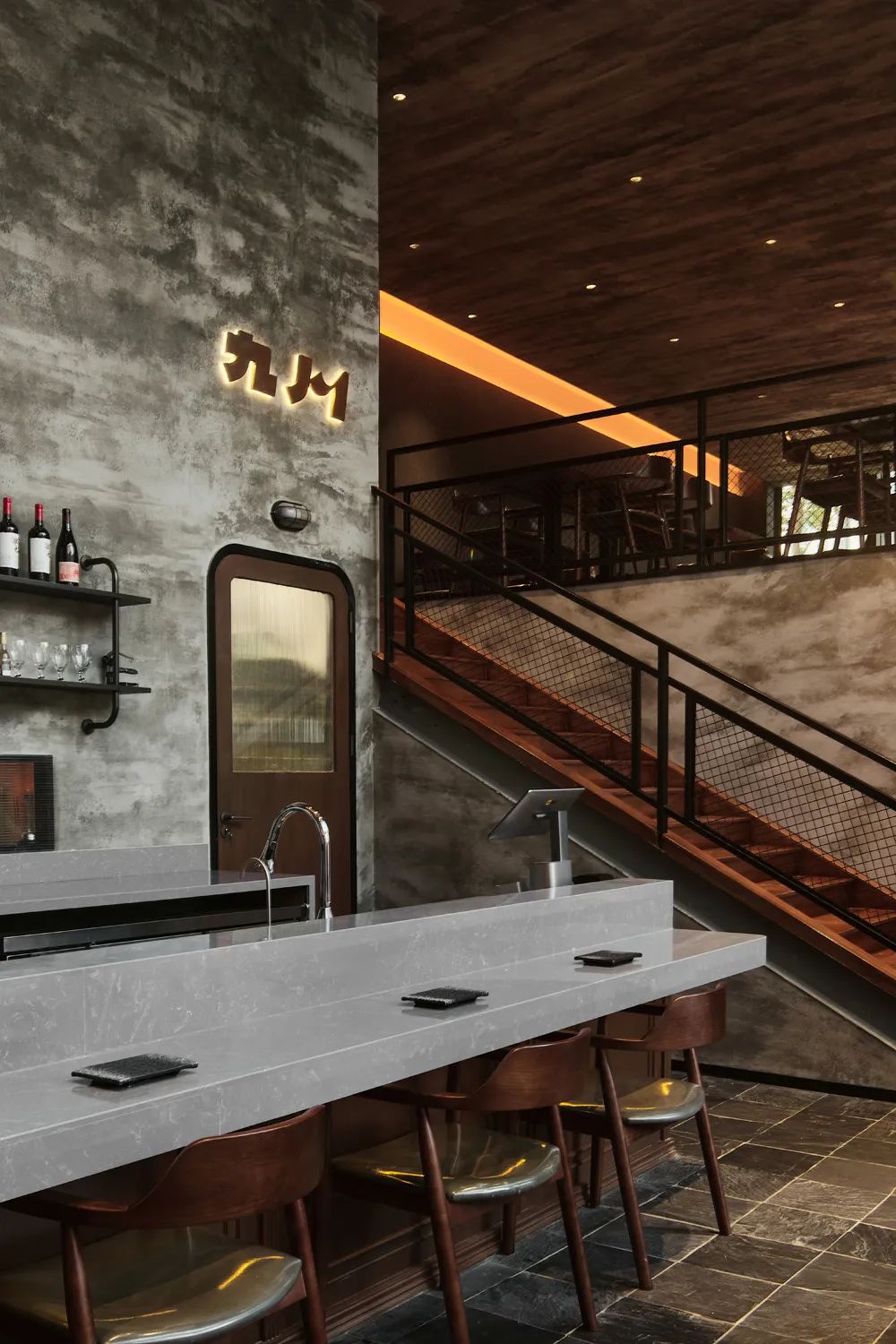 九川中餐·燒烤·小酒館融合店裝修設(shè)計方案(圖6) 九川中餐·燒烤·小酒館融合店裝修設(shè)計方案(圖6)