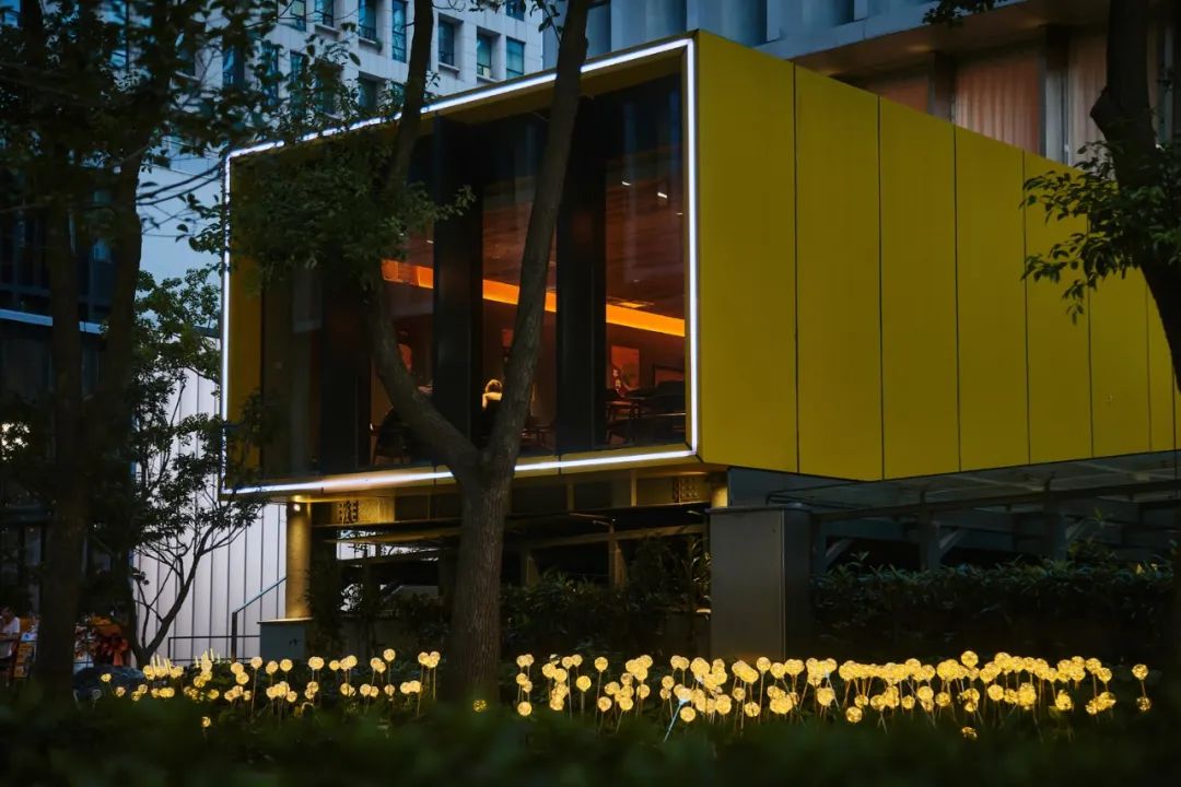 九川中餐·燒烤·小酒館融合店裝修設(shè)計方案(圖1) 九川中餐·燒烤·小酒館融合店裝修設(shè)計方案(圖1)