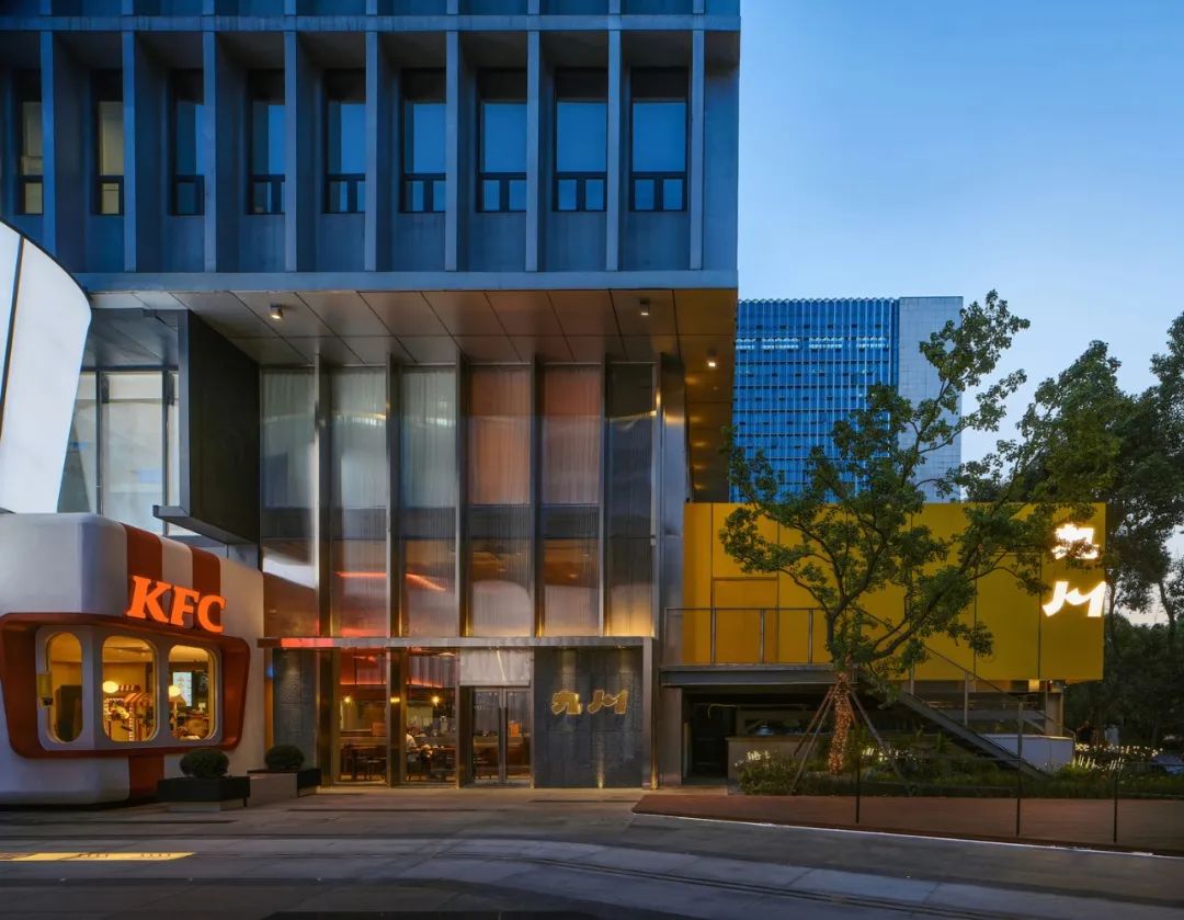 九川中餐·燒烤·小酒館融合店裝修設(shè)計方案(圖2) 九川中餐·燒烤·小酒館融合店裝修設(shè)計方案(圖2)