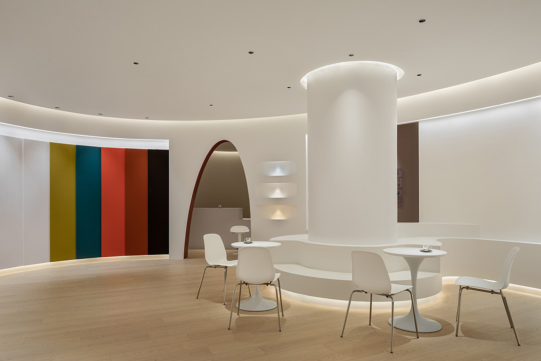 鄭州金博大推薦本杰明藝術(shù)涂料展廳裝修設(shè)計(jì)(圖7) 鄭州金博大推薦本杰明藝術(shù)涂料展廳裝修設(shè)計(jì)(圖7)