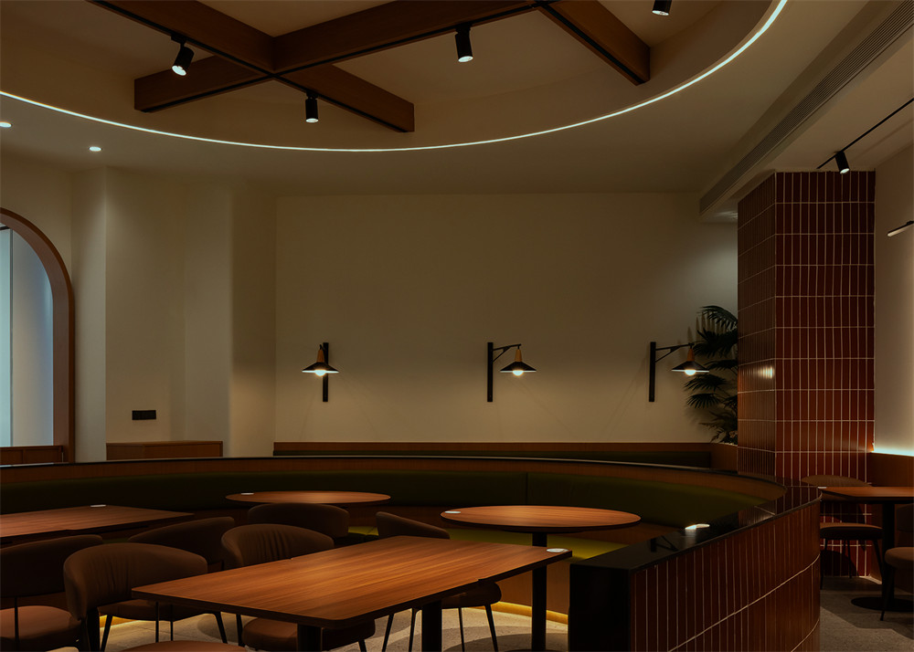 鄭州餐廳裝修公司推薦超級(jí)牛扒西餐廳裝修設(shè)計(jì)(圖8) 鄭州餐廳裝修公司推薦超級(jí)牛扒西餐廳裝修設(shè)計(jì)(圖8)