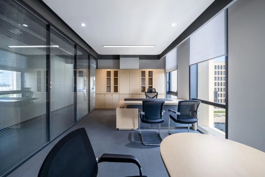 中國中車北京科創(chuàng)公司辦公室裝修設(shè)計(jì)方案(圖11) 中國中車北京科創(chuàng)公司辦公室裝修設(shè)計(jì)方案(圖11)