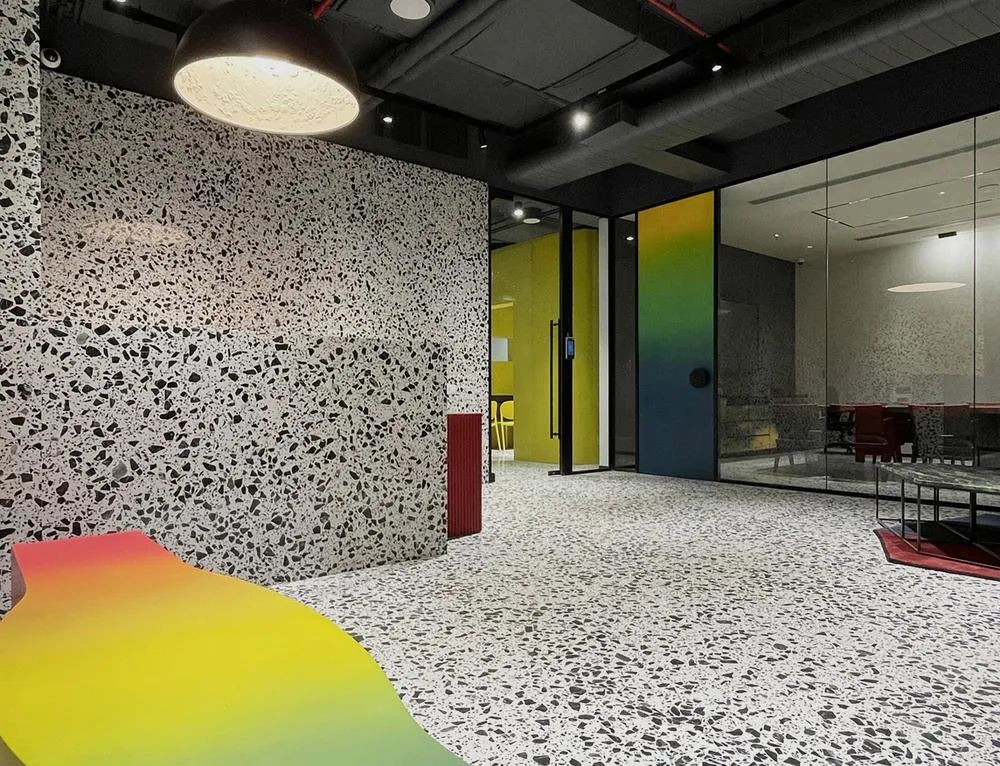 鄭州金博大分享時尚炫彩IT科技公司辦公室裝修案例(圖9) 鄭州金博大分享時尚炫彩IT科技公司辦公室裝修案例(圖9)